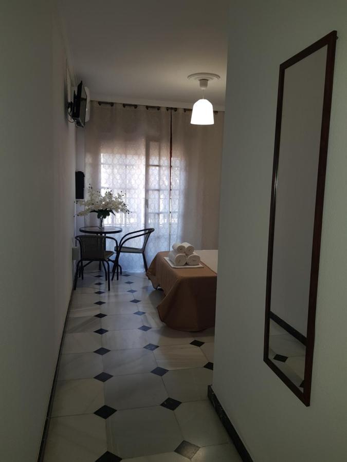 Pension Yna Holiday Малага Екстер'єр фото