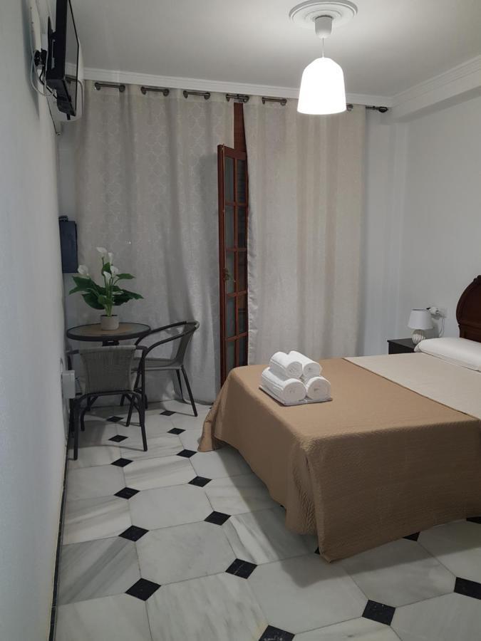 Pension Yna Holiday Малага Екстер'єр фото