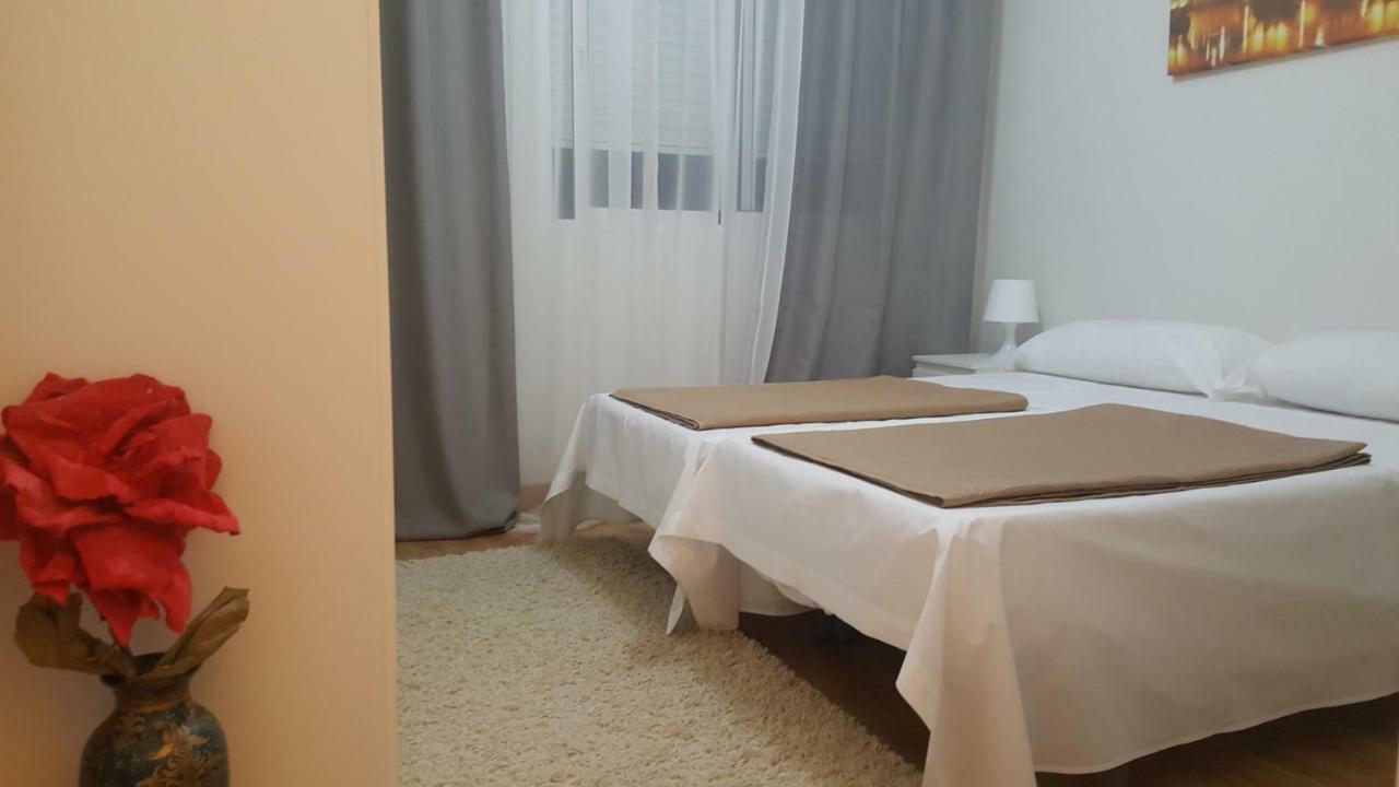 Pension Yna Holiday Малага Екстер'єр фото